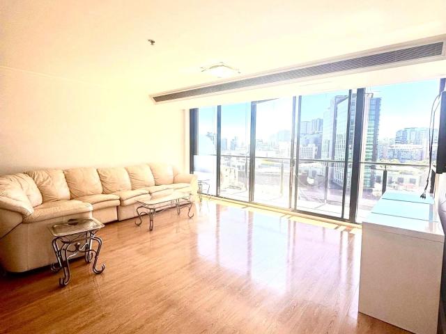 Modern 3 bedroom apartment with city views