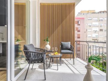 Modern 3 Bedroom Apartment with Ducted Air System in General Pardiñas, Madrid Amsterdam Apartments for Rent