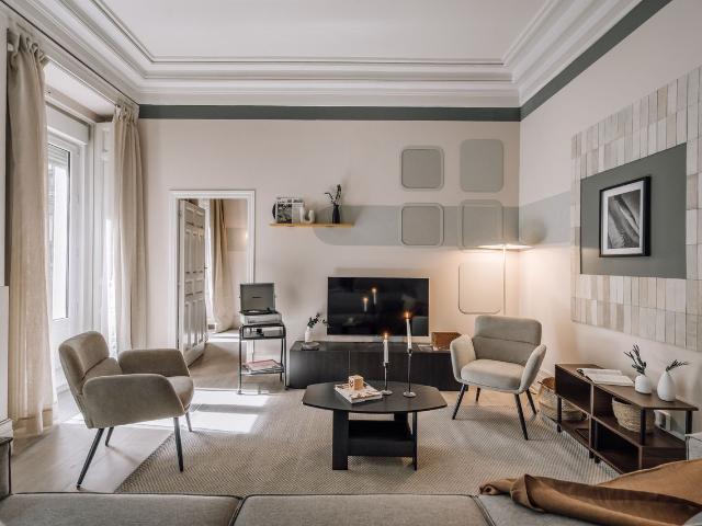 Modern 3 Bedroom Apartment with Designer Decor and AC in Hortaleza Street, Madrid Amsterdam Apartments for Rent