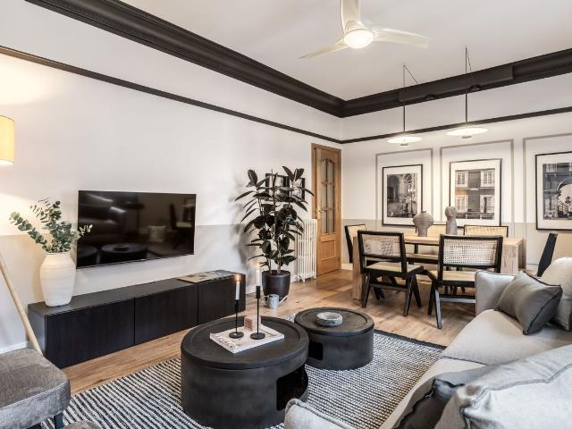 Modern 3 Bedroom Apartment with Designer Finishes on Paseo de la Reina Cristina, Madrid Amsterdam Apartments for Rent