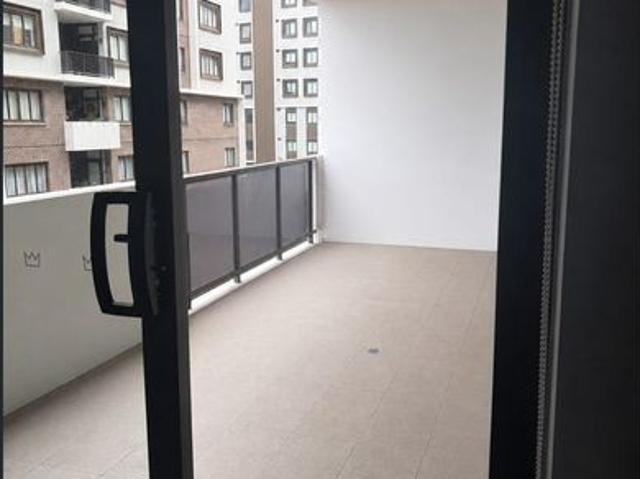 Modern 3 Bedroom Apartment in the Heart of St Marys Available now