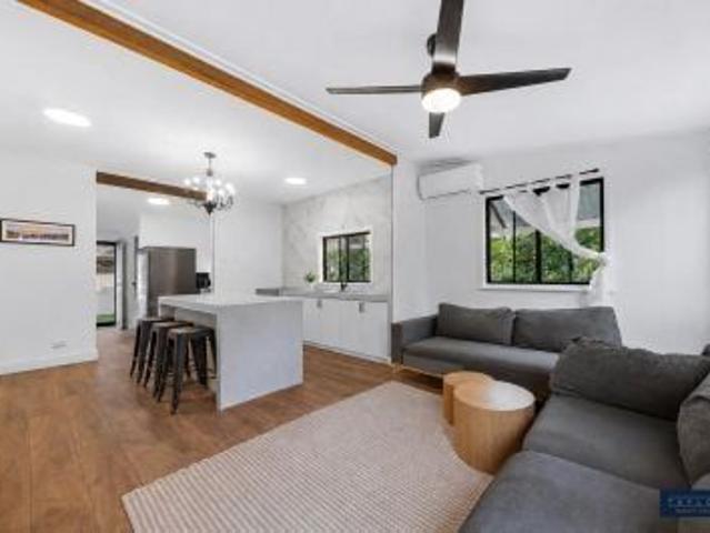 Modern 3 Bedroom Home in Desirable Jubilee Pocket