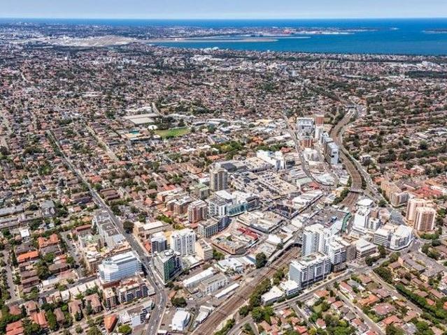 Modern 3 Bedroom Apartment in Hurstville