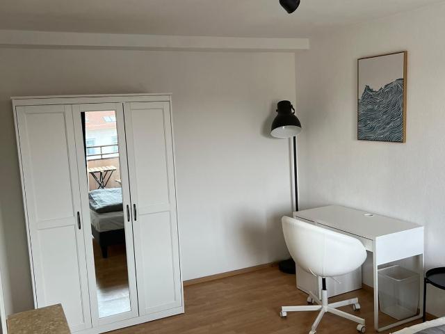 Modern 3 Bedroom apartment in Stuttgart Mitte, Stuttgart Amsterdam Apartments for Rent