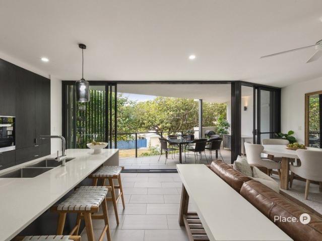 Modern 3 Bedroom Apartment Living in a Desirable Hamilton Location