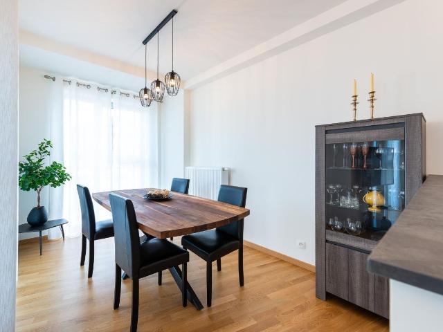 Modern 3 Bedroom Apartment Place Fernand Cocq, Ixelles