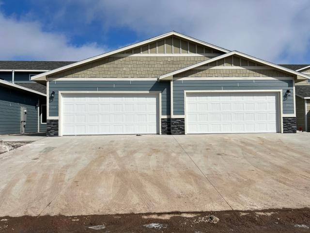 Modern 3 Bedroom Copalis Townhomes with Main Level Primary Suite