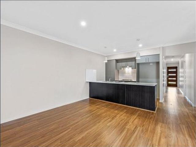 MODERN 3 BEDROOM DUPLEX