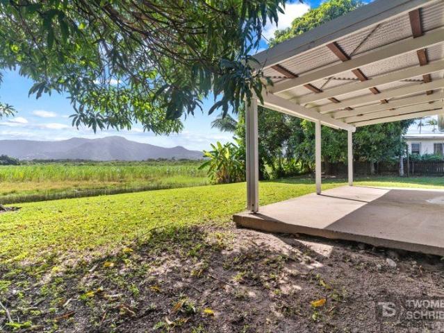 Modern 3 Bedroom Duplex with Scenic Views & Pool Access