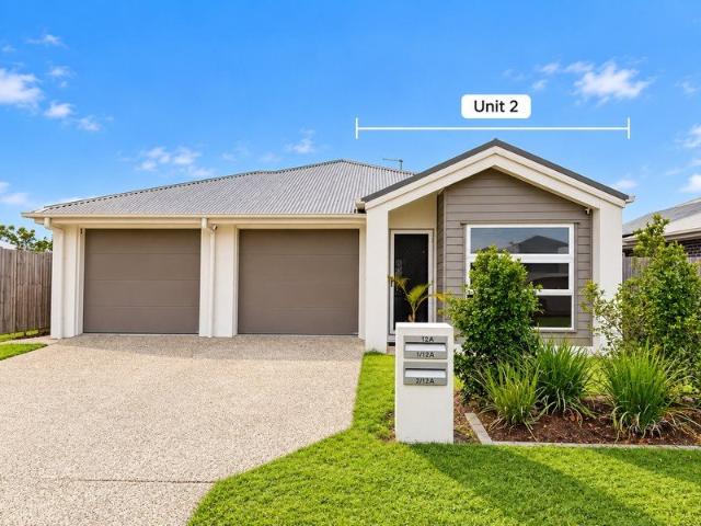 Modern 3 Bedroom Duplex with Spacious Fully Fenced Backyard