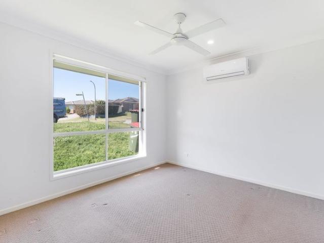 Modern 3 Bedroom Duplex Home in Convenient Rutherford Location