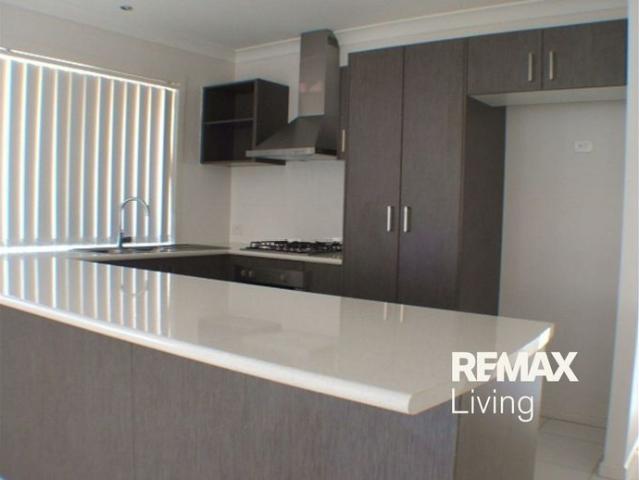 Modern 3 Bedroom Duplex in Caboolture