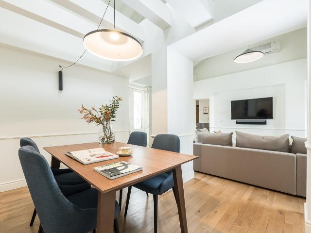 Modern 3 Bedroom Duplex in Justicia with Gym