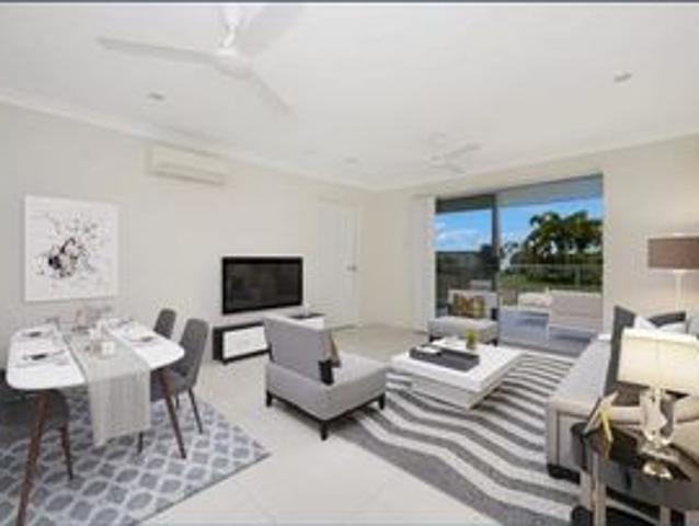Modern 3 bedroom duplex just minutes from the beach!