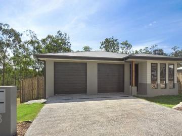 Modern 3 Bedroom Duplex Living in Bellbird Park