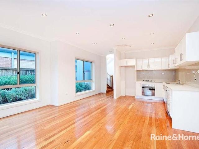 Modern 3 Bedroom Duplex Moments from the Beach