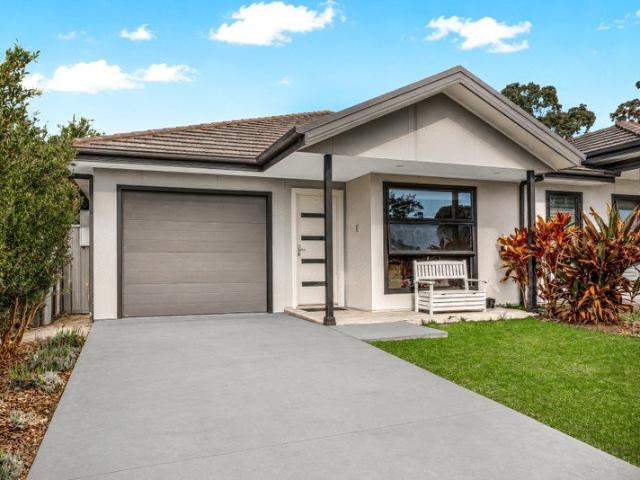 MODERN 3 BEDROOM DUPLEX | ONLY 6 YEARS OLD