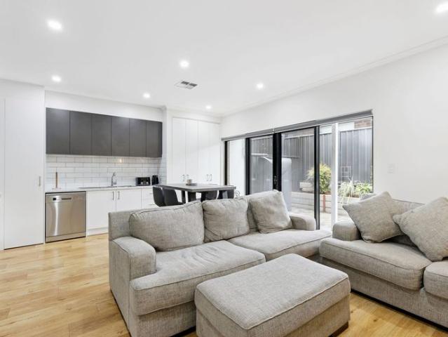 Modern 3 Bedroom Furnished Townhouse!