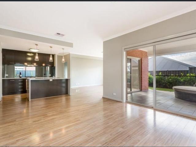 Modern 3 Bedroom Family Home in Blakeview