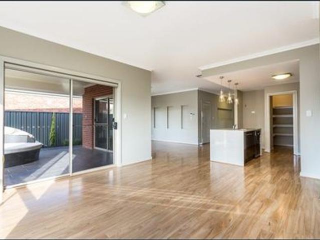 Modern 3 Bedroom Family Home in Blakeview