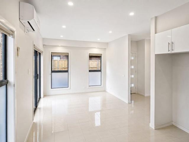 Modern 3 Bedroom Family Home in Prime Laverton Location