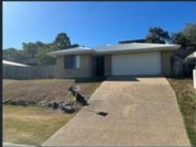 MODERN 3 BEDROOM FAMILY HOME WITH DOUBLE GARAGE & SPACIOUS YARD!