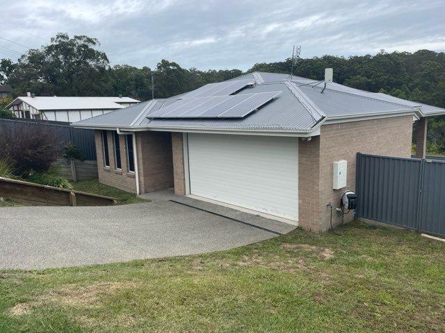 Modern 3 Bedroom Family Home with Spacious Yard & Solar Savings