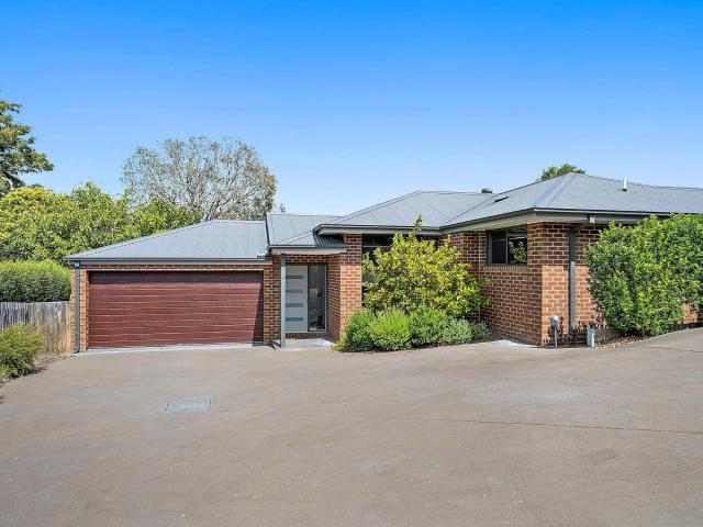 MODERN 3 BEDROOM FAMILY HOME