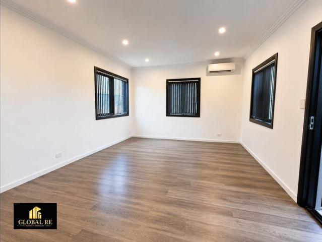 Modern 3 Bedroom Granny Flat with Stylish Finishes In Prime Location Of St Johns Park