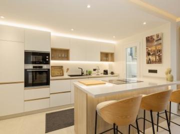 Modern 3 bedroom holiday apartment Marbella near golf and Puerto Banús