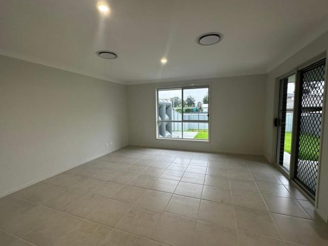 MODERN 3 BEDROOM HOME!