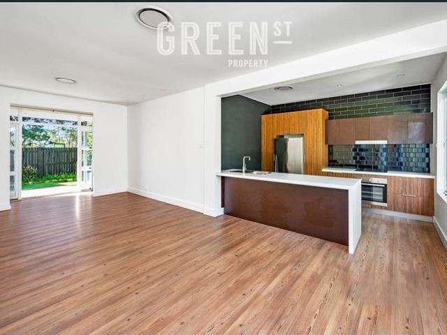 Modern 3 Bedroom Home Close to Toronto & Lake Macquarie