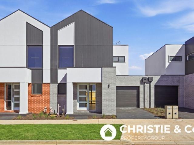 Modern 3 Bedroom Home Brand New and Available Now! 1 Weeks Free Rent Included!