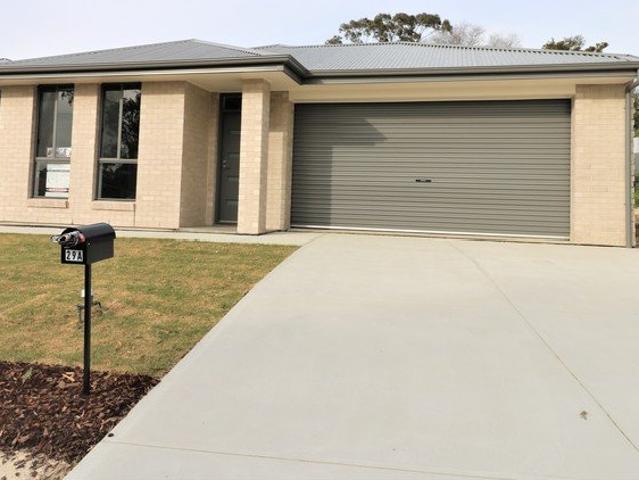 Modern 3 Bedroom Home Easy Living in Leafy Highbury!