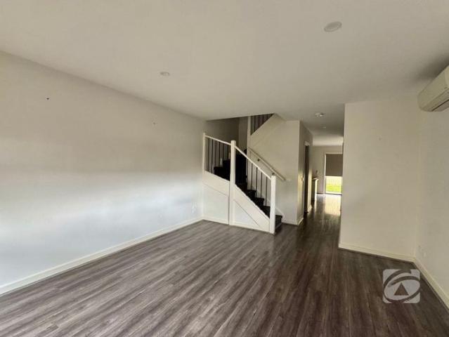 MODERN 3 BEDROOM HOME IN A CONVENIENT HALLAM LOCATION!
