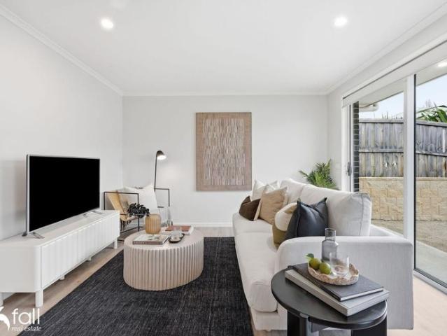Modern 3 Bedroom Home In Great Location