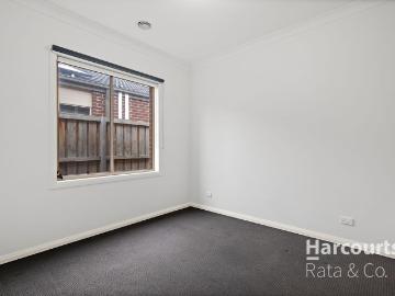 Modern 3 Bedroom Home in Doreen