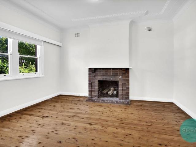 MODERN 3 BEDROOM HOME IN LANE COVE