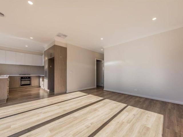 MODERN 3 BEDROOM HOME IN STONEHILL
