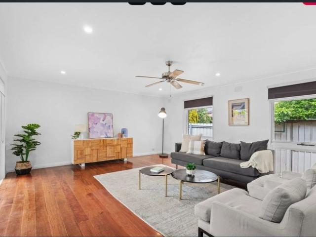 Modern 3 Bedroom Home in Prime Mill Park Location