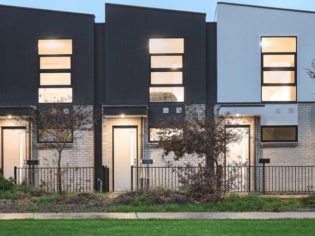Modern 3 Bedroom Home in Prime St Clair Location