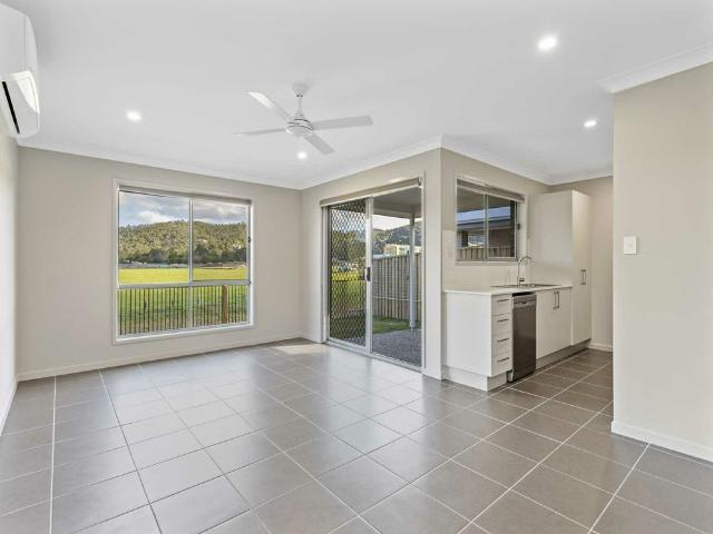 Modern 3 Bedroom Home in Quiet Belivah Cul de Sac | Air Con & Entertaining Area