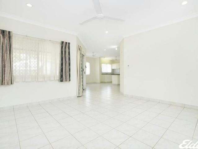 MODERN 3 BEDROOM HOME IN QUIET ROSEBERY LOCATION