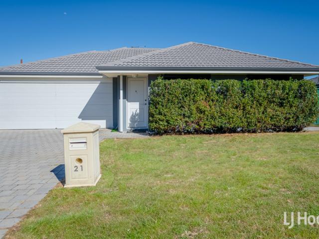 Modern 3 Bedroom Home Opposite Tickner Reserve