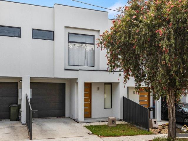 Modern 3 Bedroom Home with 2 Bathrooms and Secure Garage in Convenient Blair Athol Location