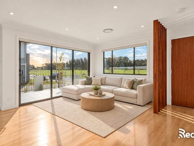 Modern 3 Bedroom Home with 2 Car Accommodation in Prime Catherine Field Location