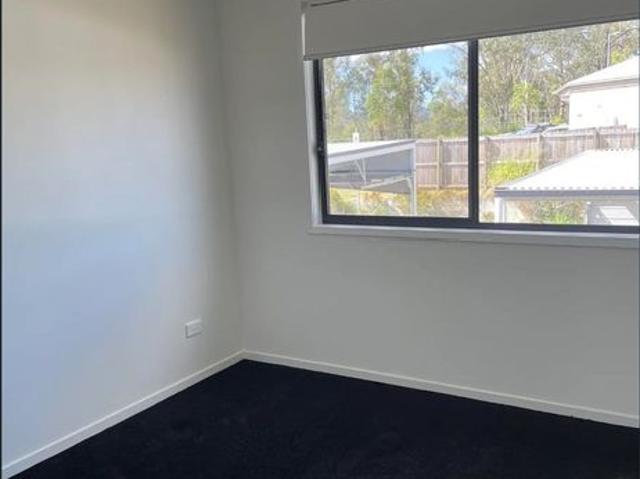 Modern 3 Bedroom Home with 3 Bathrooms & Double Garage in Convenient Ripley Location