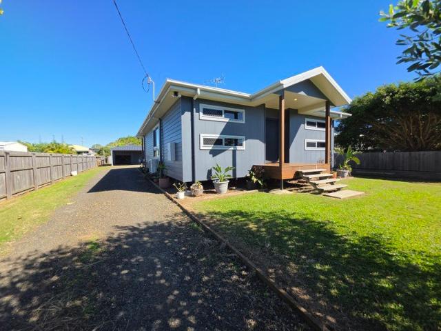 Modern 3 Bedroom Home with Vehicle Storage in Burnett Heads