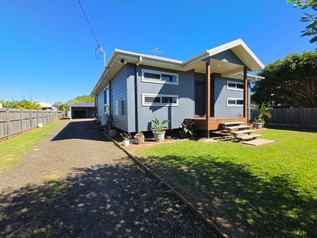 Modern 3 Bedroom Home with Vehicle Storage in Burnett Heads