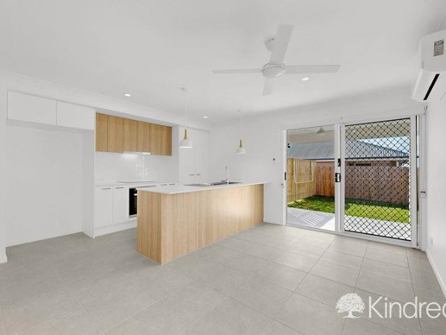 Modern 3 Bedroom Home with Air Conditioning & Outdoor Entertaining In Prime Location